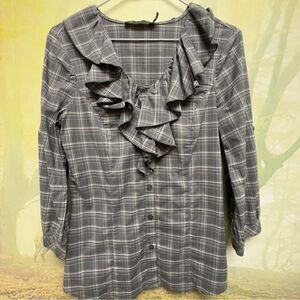 Long sleeve shirt size small item number 795